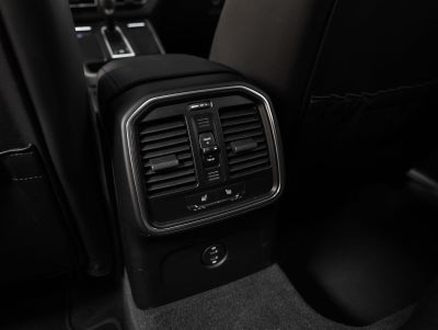 2023 Porsche Macan Macan T (MY23)