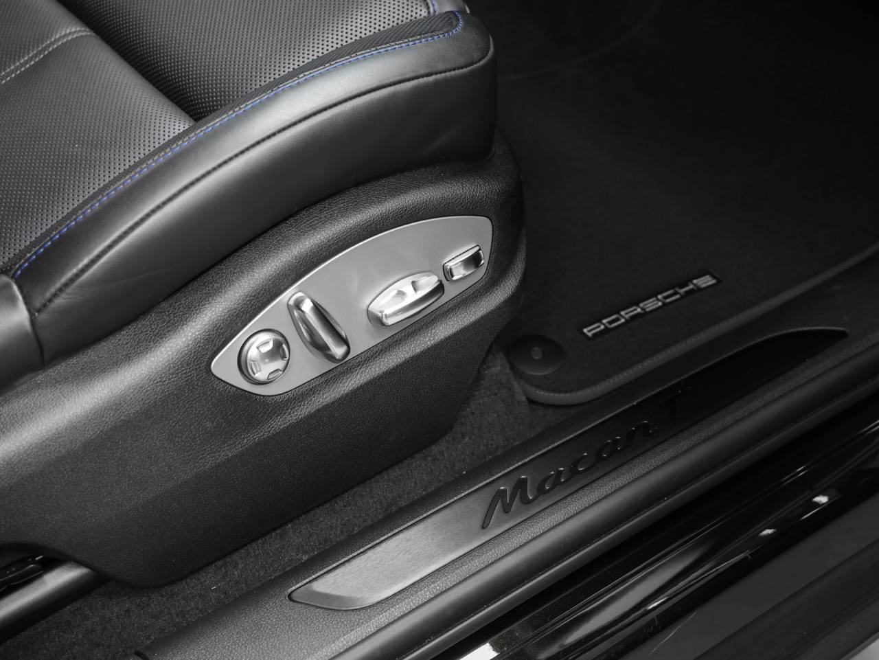 2023 Porsche Macan Macan T (MY23)