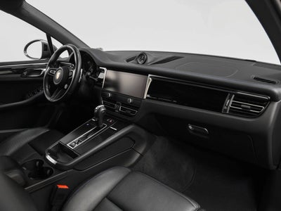 2023 Porsche Macan Macan T (MY23)