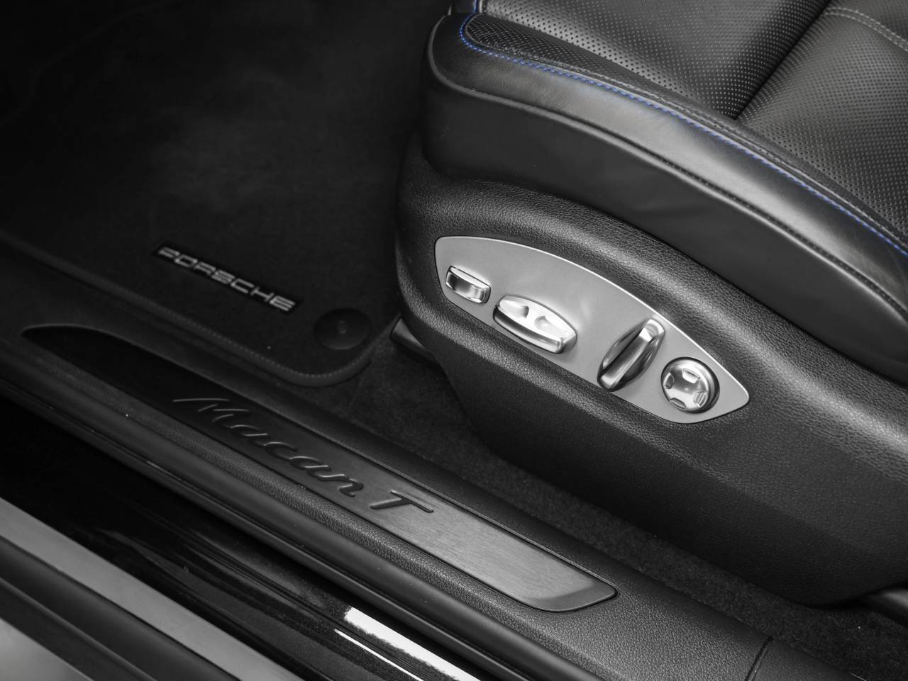 2023 Porsche Macan Macan T (MY23)