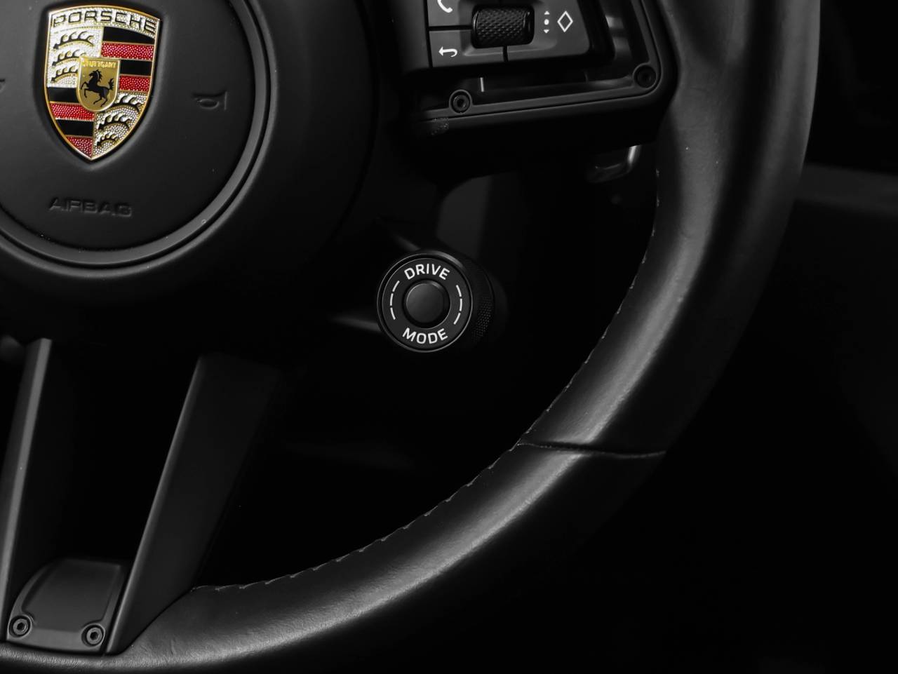 2023 Porsche Macan Macan T (MY23)