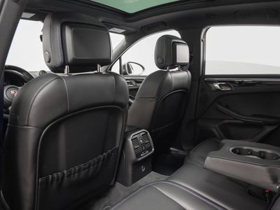 2023 Porsche Macan Macan T (MY23)