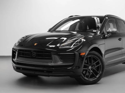 2023 Porsche Macan Macan T (MY23)