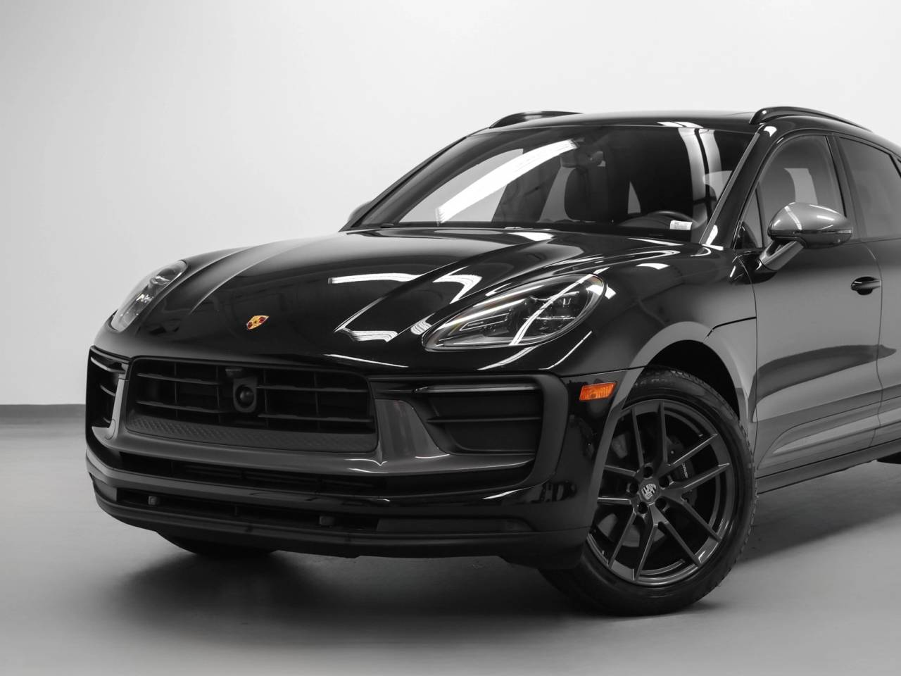 2023 Porsche Macan Macan T (MY23)