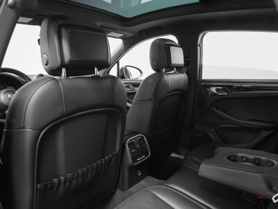 2023 Porsche Macan Macan (MY23)