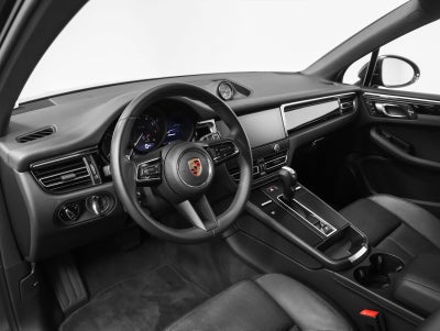 2023 Porsche Macan Macan (MY23)