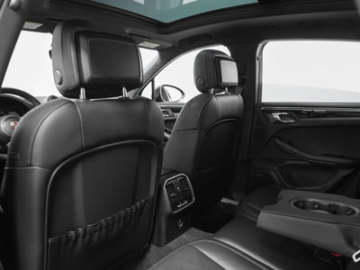 2023 Porsche Macan Macan (MY23)
