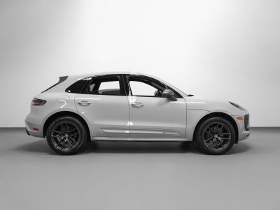 2023 Porsche Macan Macan T (MY23)