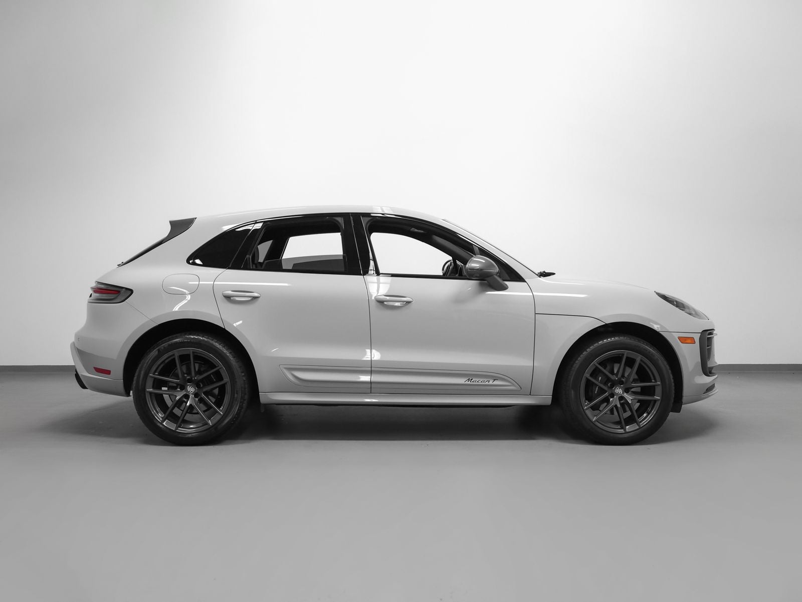 2023 Porsche Macan Macan T (MY23)