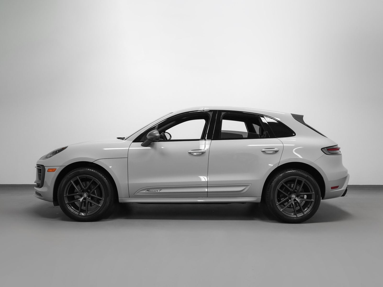 2023 Porsche Macan Macan T (MY23)