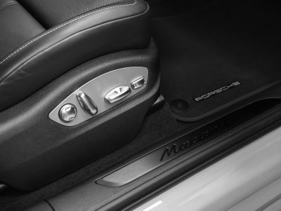 2023 Porsche Macan Macan T (MY23)