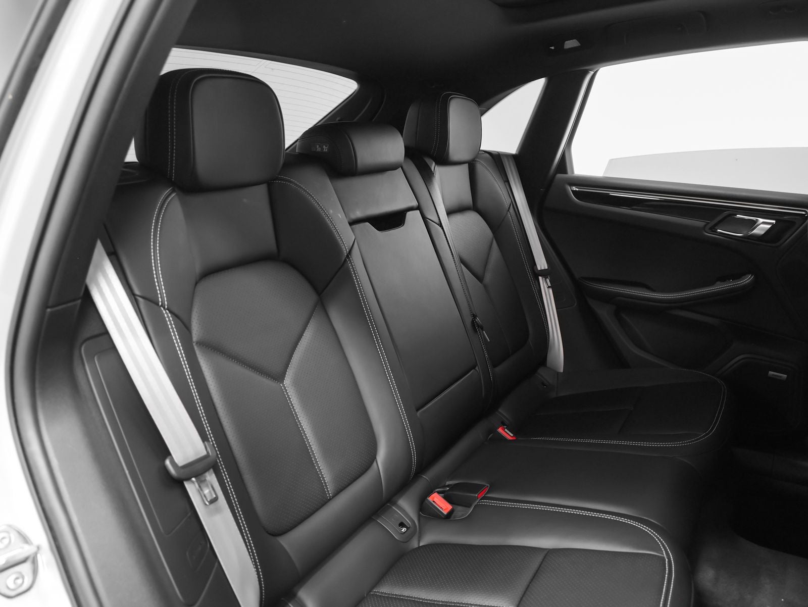 2023 Porsche Macan Macan T (MY23)