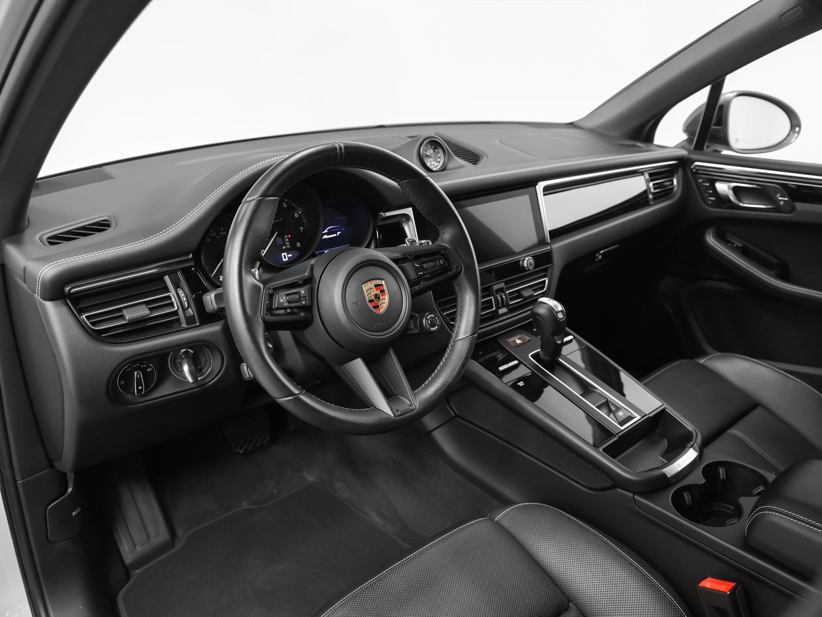 2023 Porsche Macan Macan T (MY23)