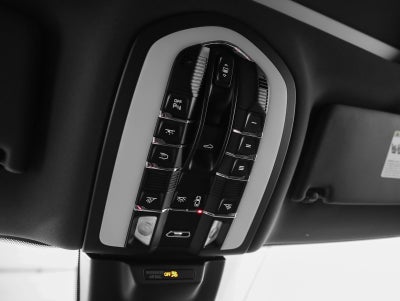 2023 Porsche Macan Macan T (MY23)