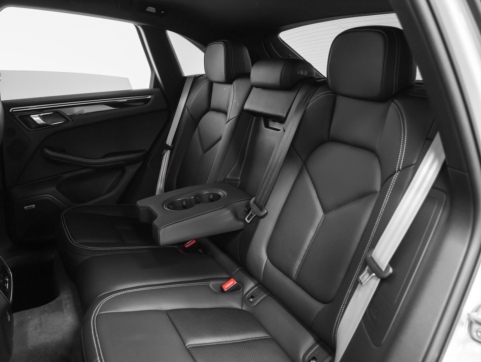 2023 Porsche Macan Macan T (MY23)