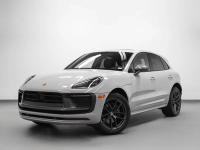 2023 Porsche Macan Macan T (MY23)