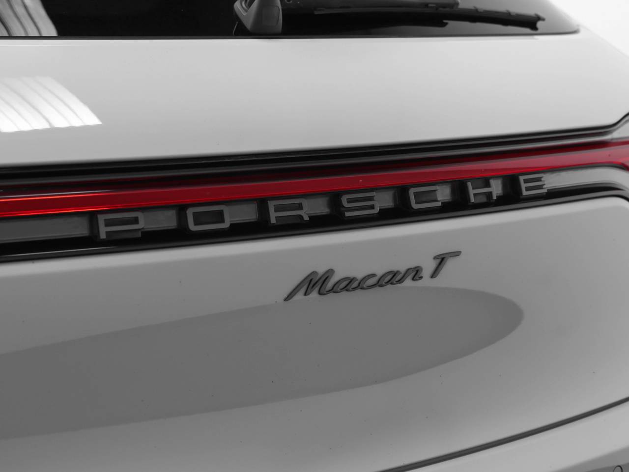 2023 Porsche Macan Macan T (MY23)