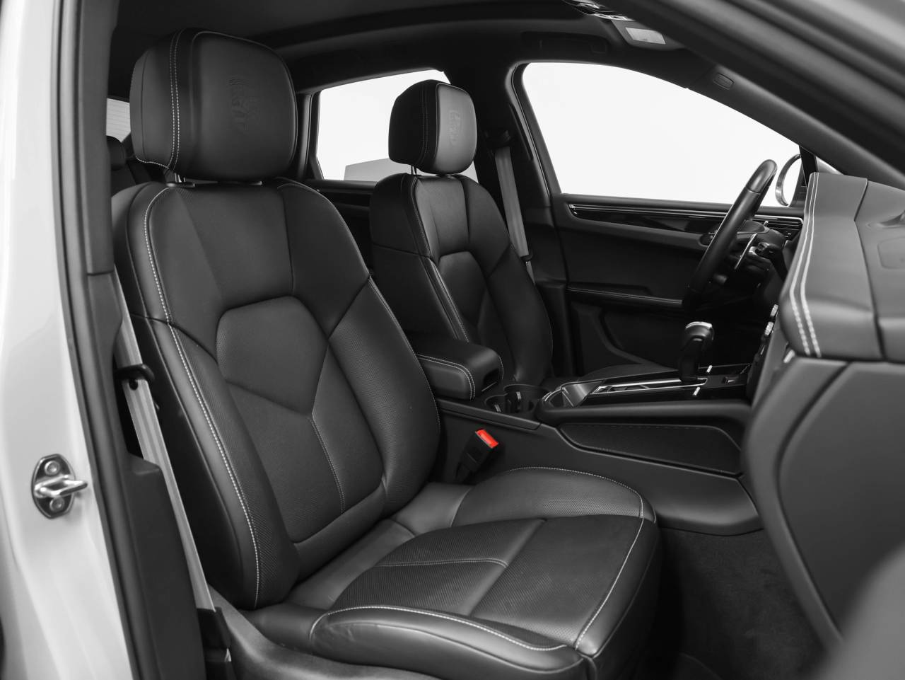 2023 Porsche Macan Macan T (MY23)