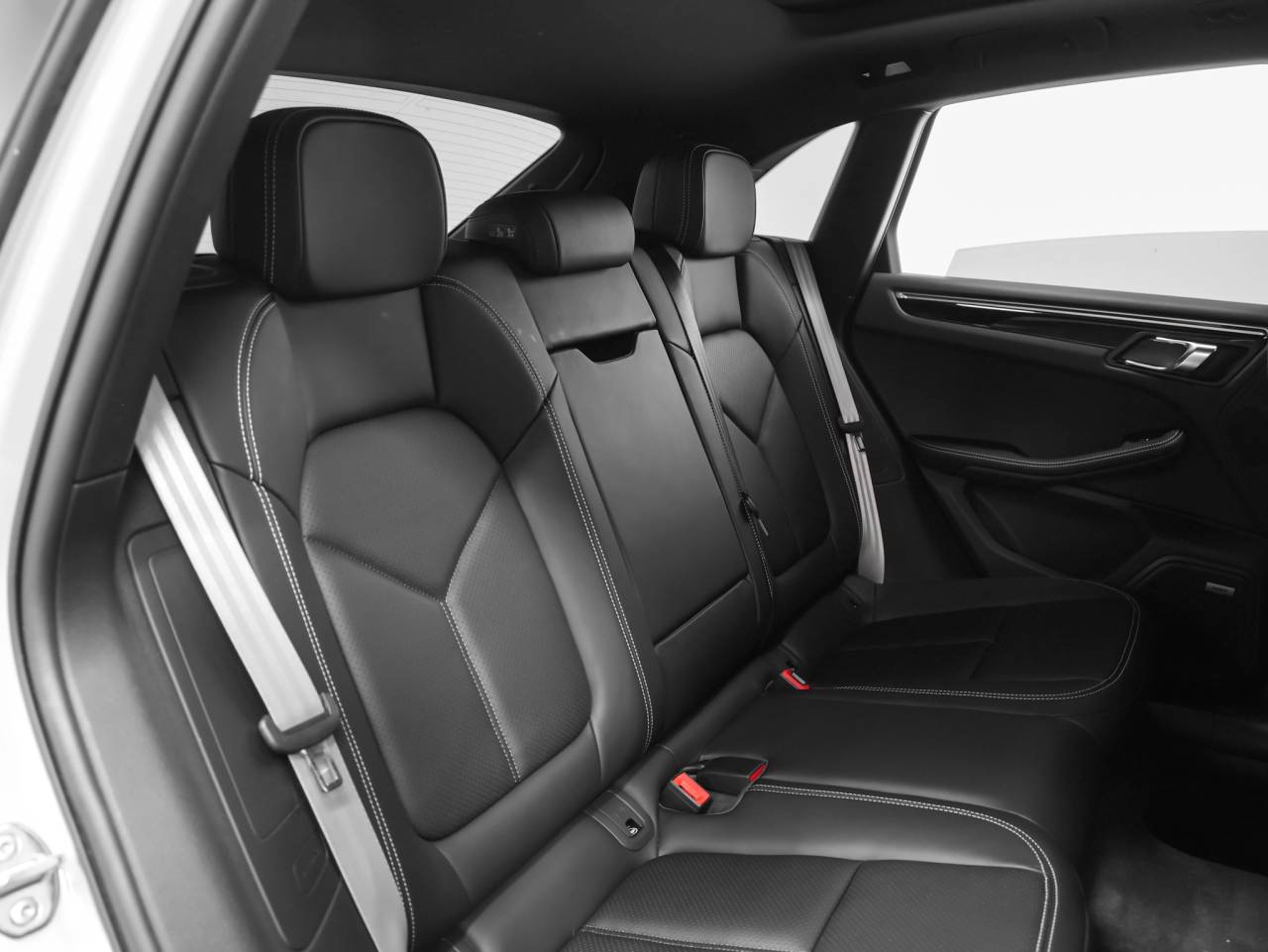 2023 Porsche Macan Macan T (MY23)