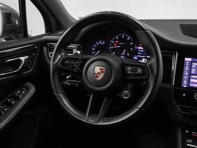 2023 Porsche Macan Macan T (MY23)