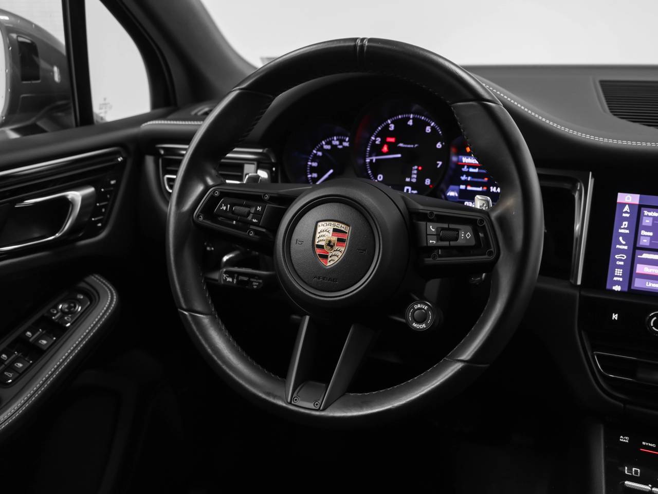 2023 Porsche Macan Macan T (MY23)