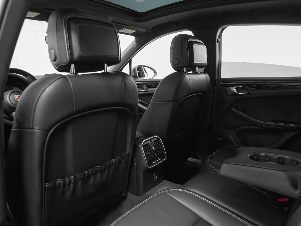 2023 Porsche Macan Macan T (MY23)
