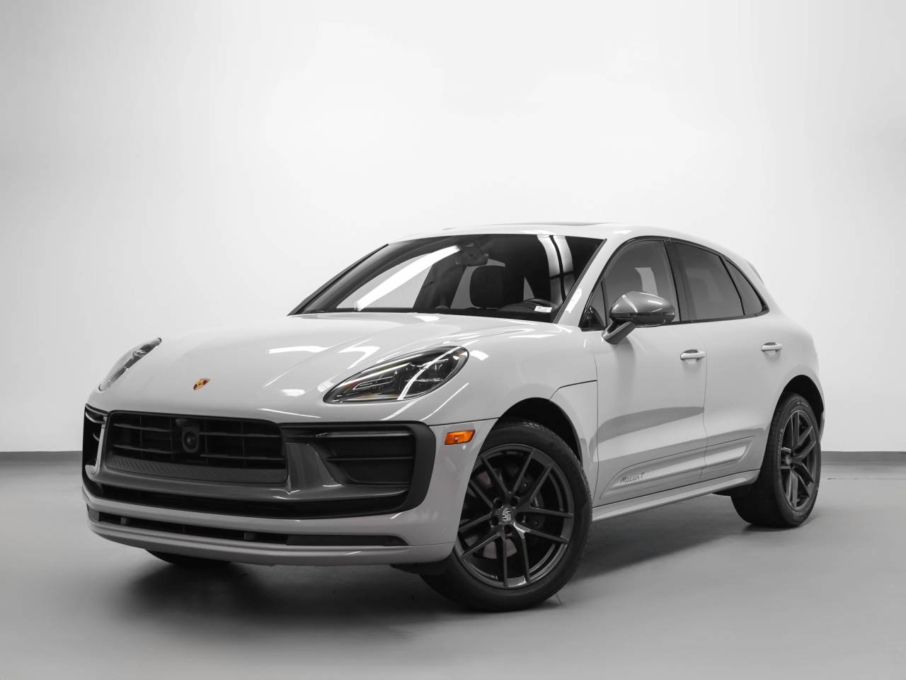 2023 Porsche Macan Macan T (MY23)