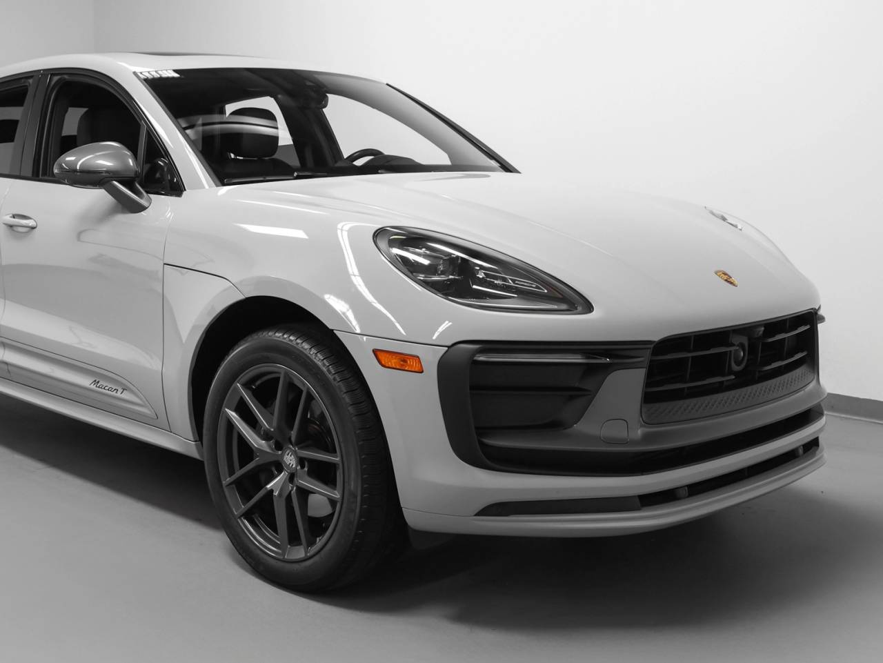 2023 Porsche Macan Macan T (MY23)