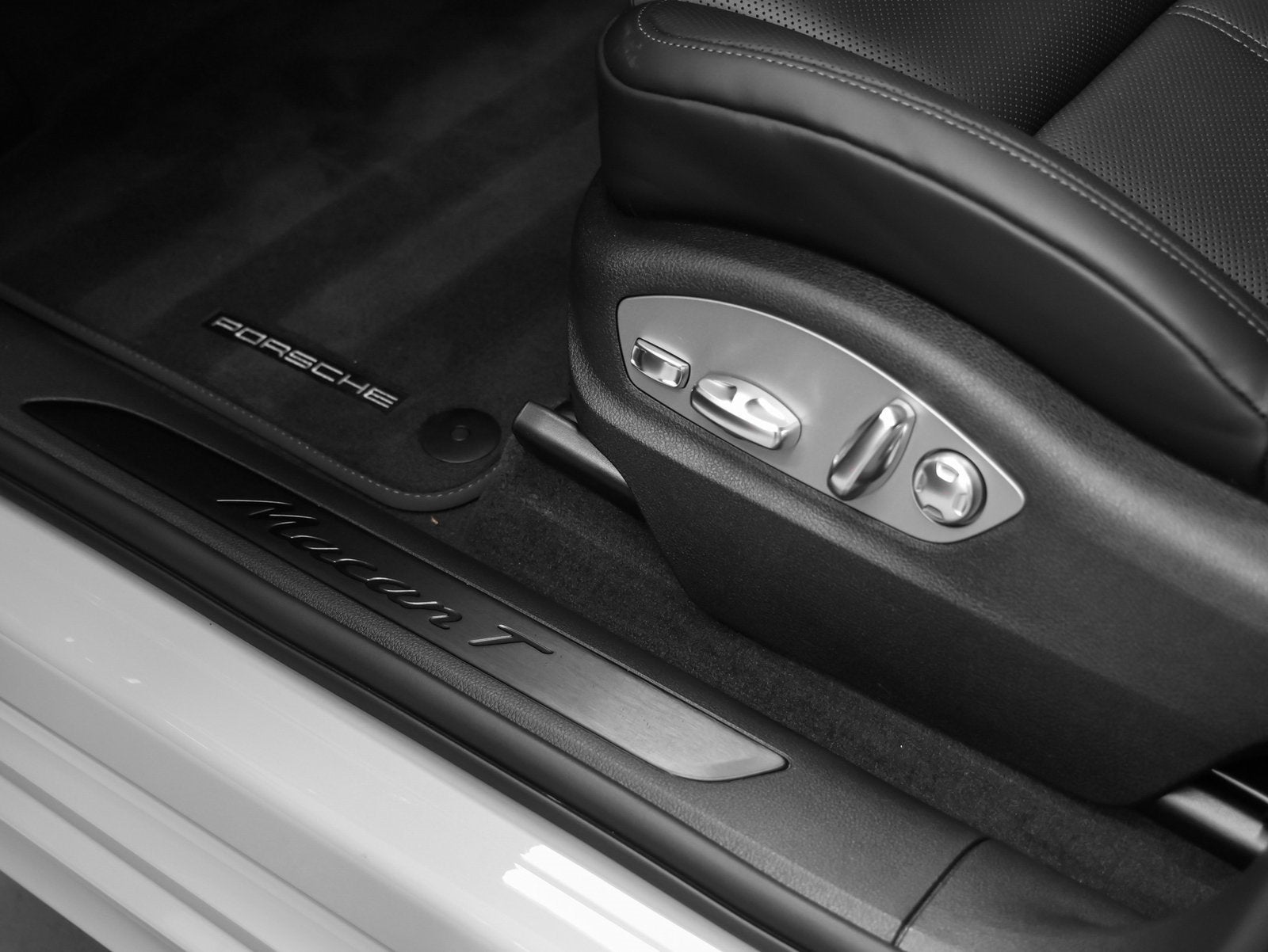 2026 Porsche Macan Macan T