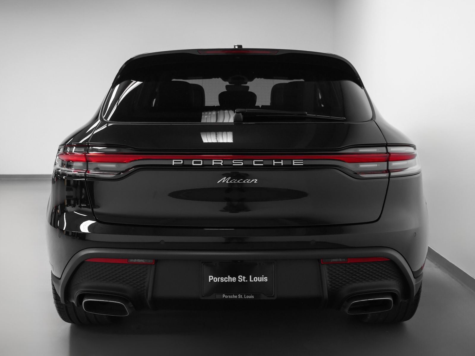 2026 Porsche Macan Base