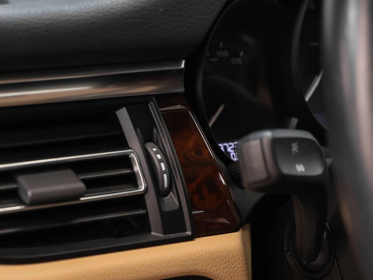 2023 Porsche Macan Macan