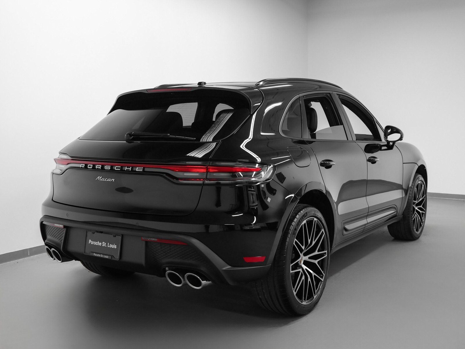 2026 Porsche Macan Base