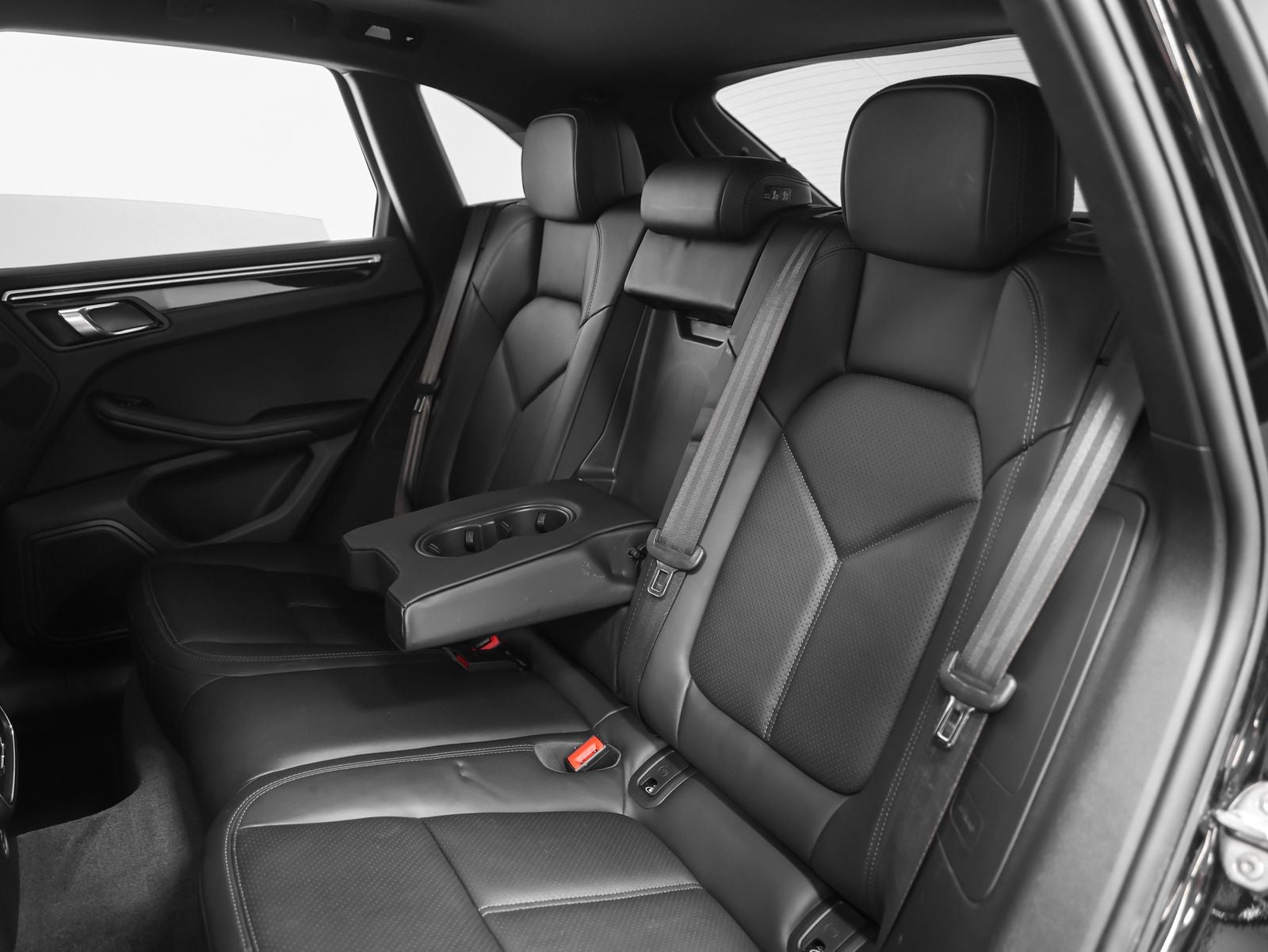 2023 Porsche Macan Macan T