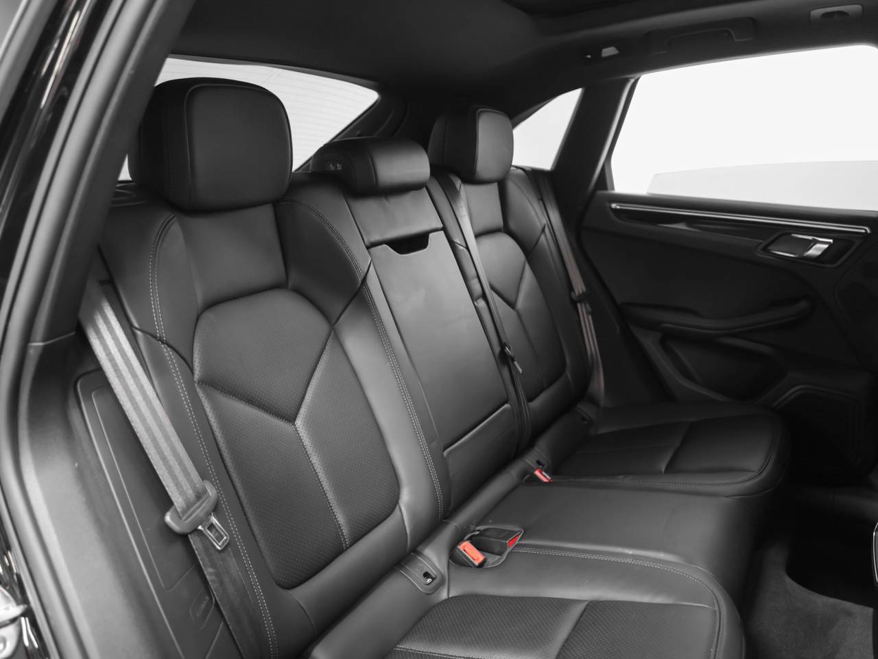 2023 Porsche Macan Macan T