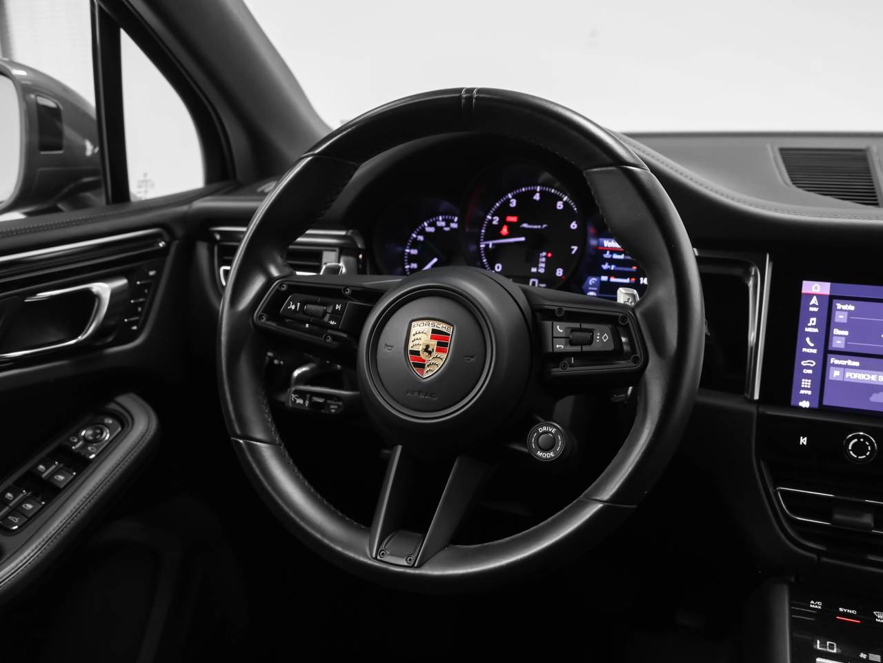2023 Porsche Macan Macan T