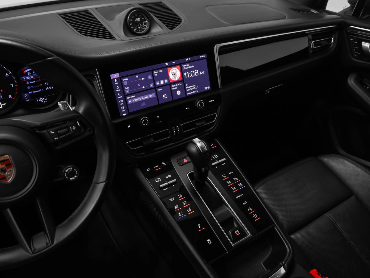 2023 Porsche Macan Macan T