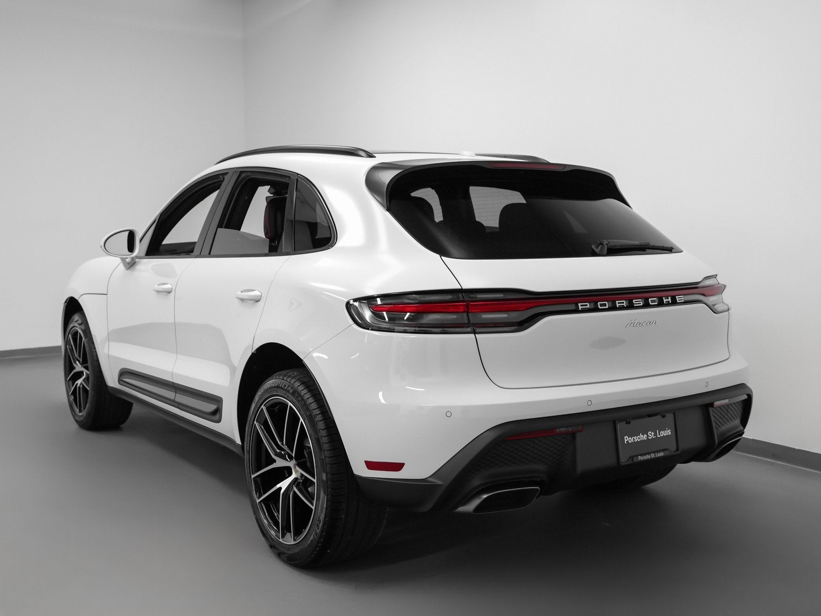 2026 Porsche Macan Base