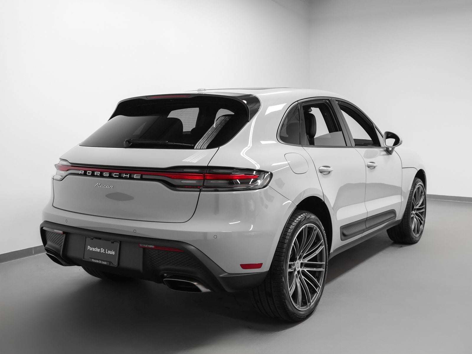 2026 Porsche Macan Base