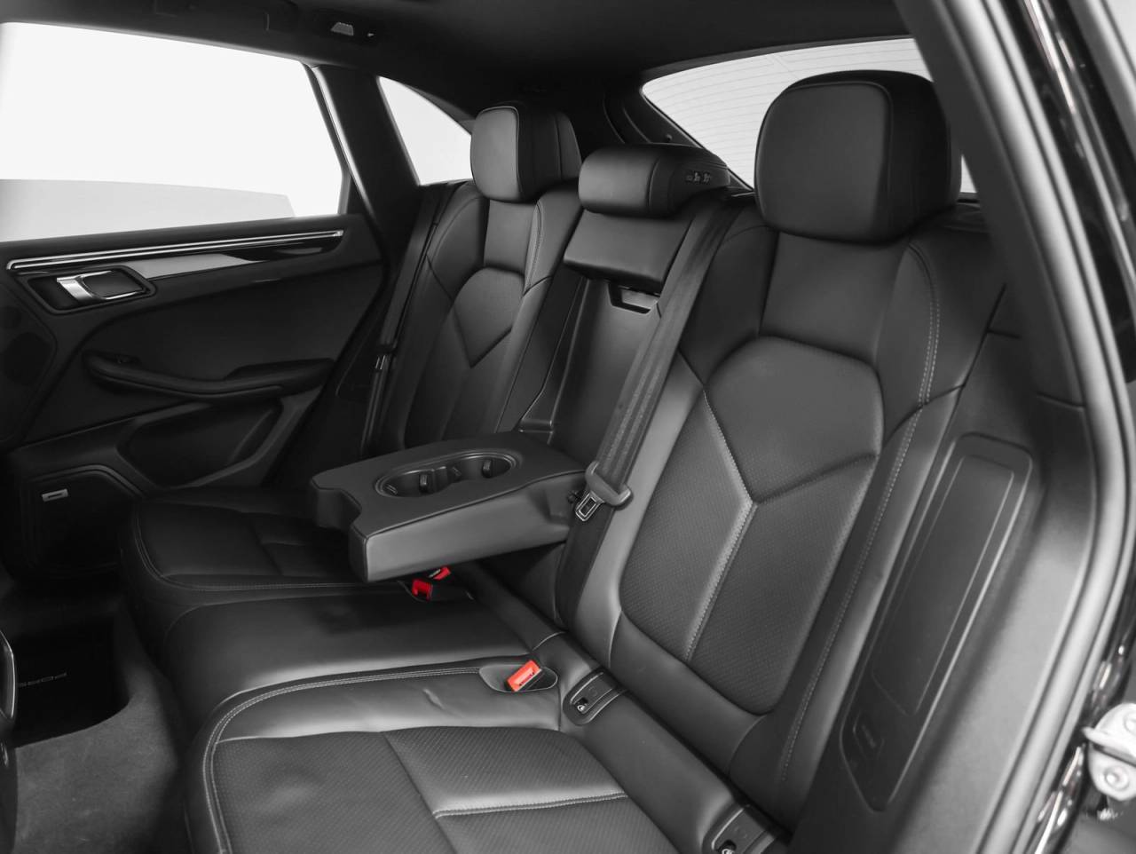 2021 Porsche Macan Macan