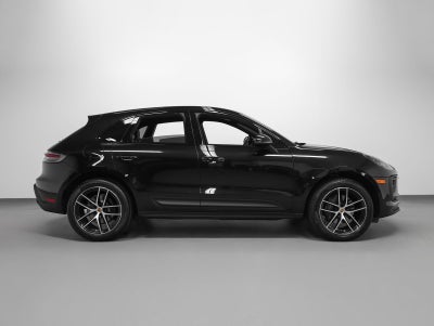 2022 Porsche Macan Macan