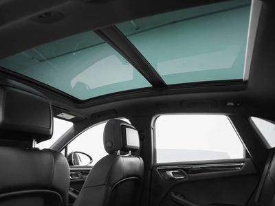 2022 Porsche Macan Macan