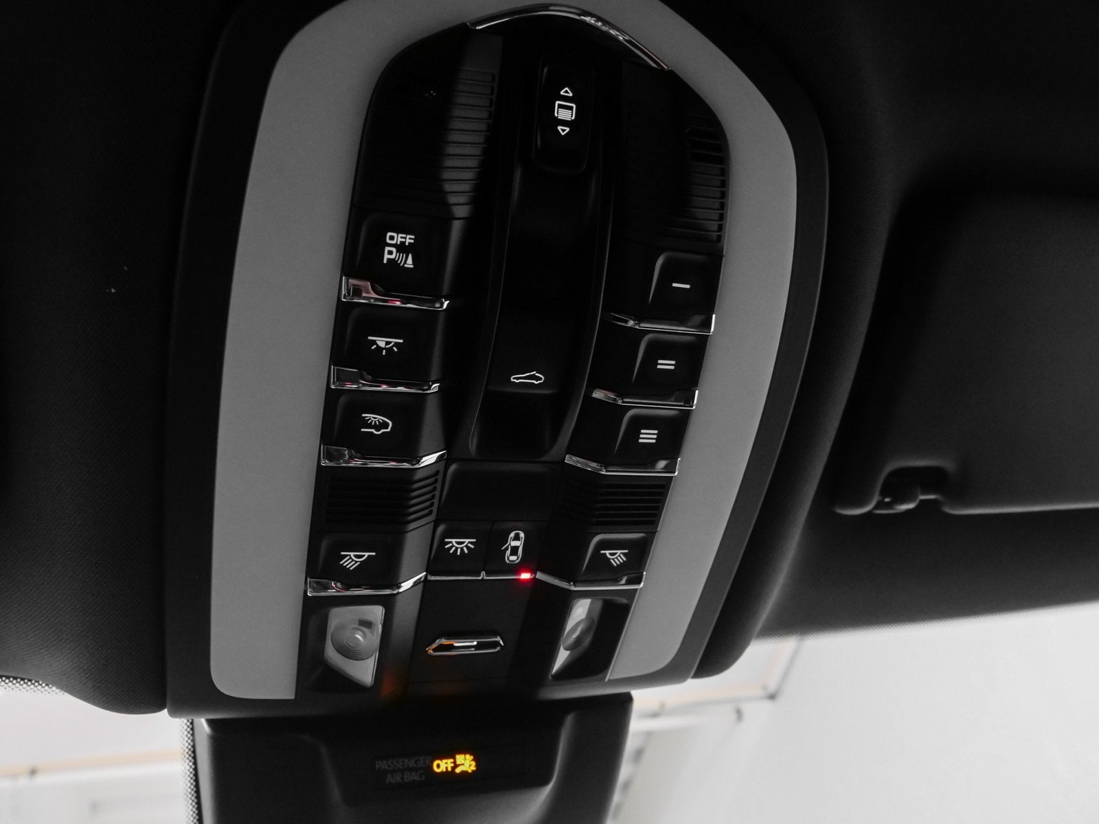 2025 Porsche Macan Macan