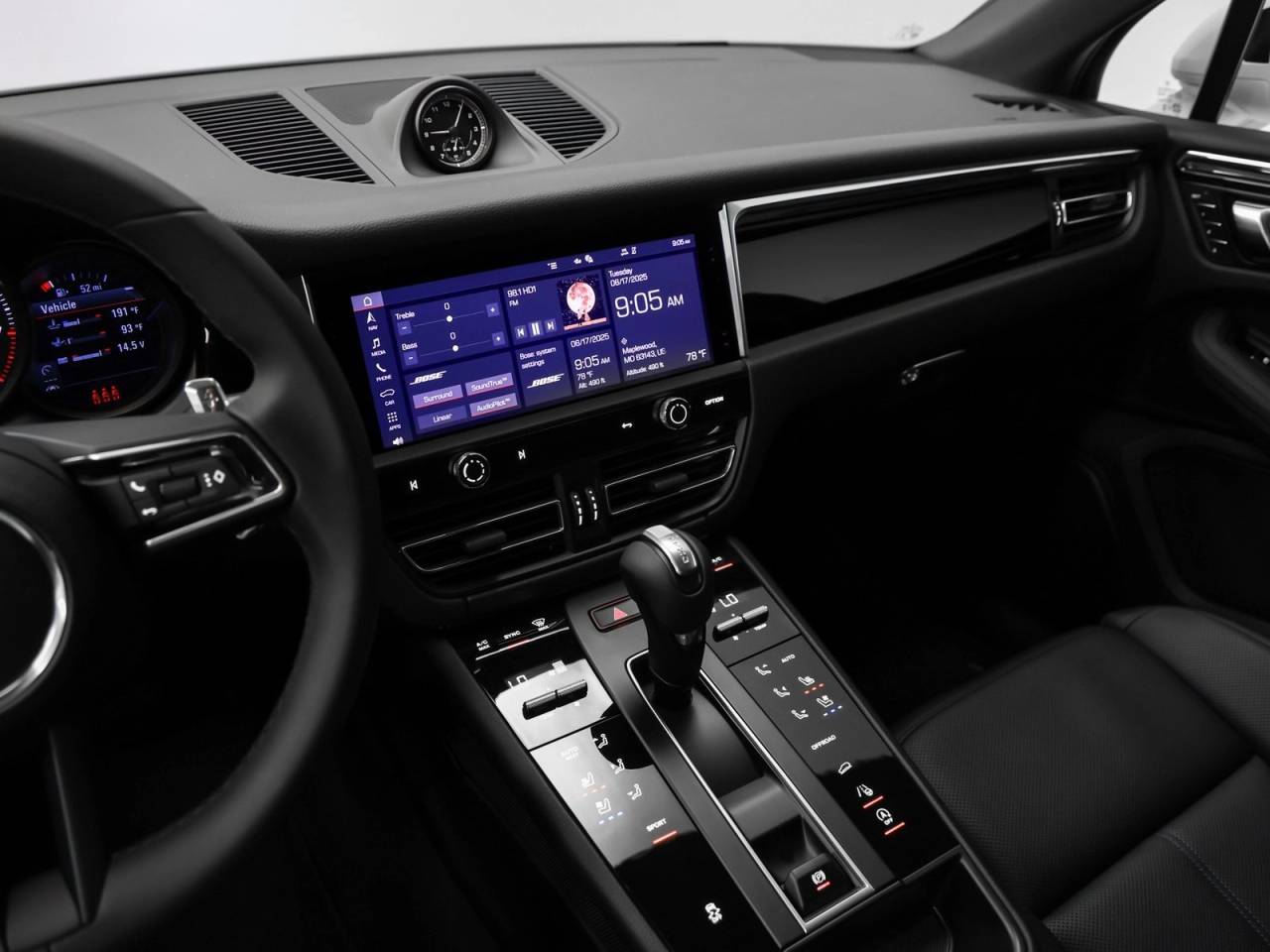 2025 Porsche Macan Base