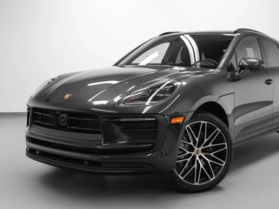 2026 Porsche Macan Base