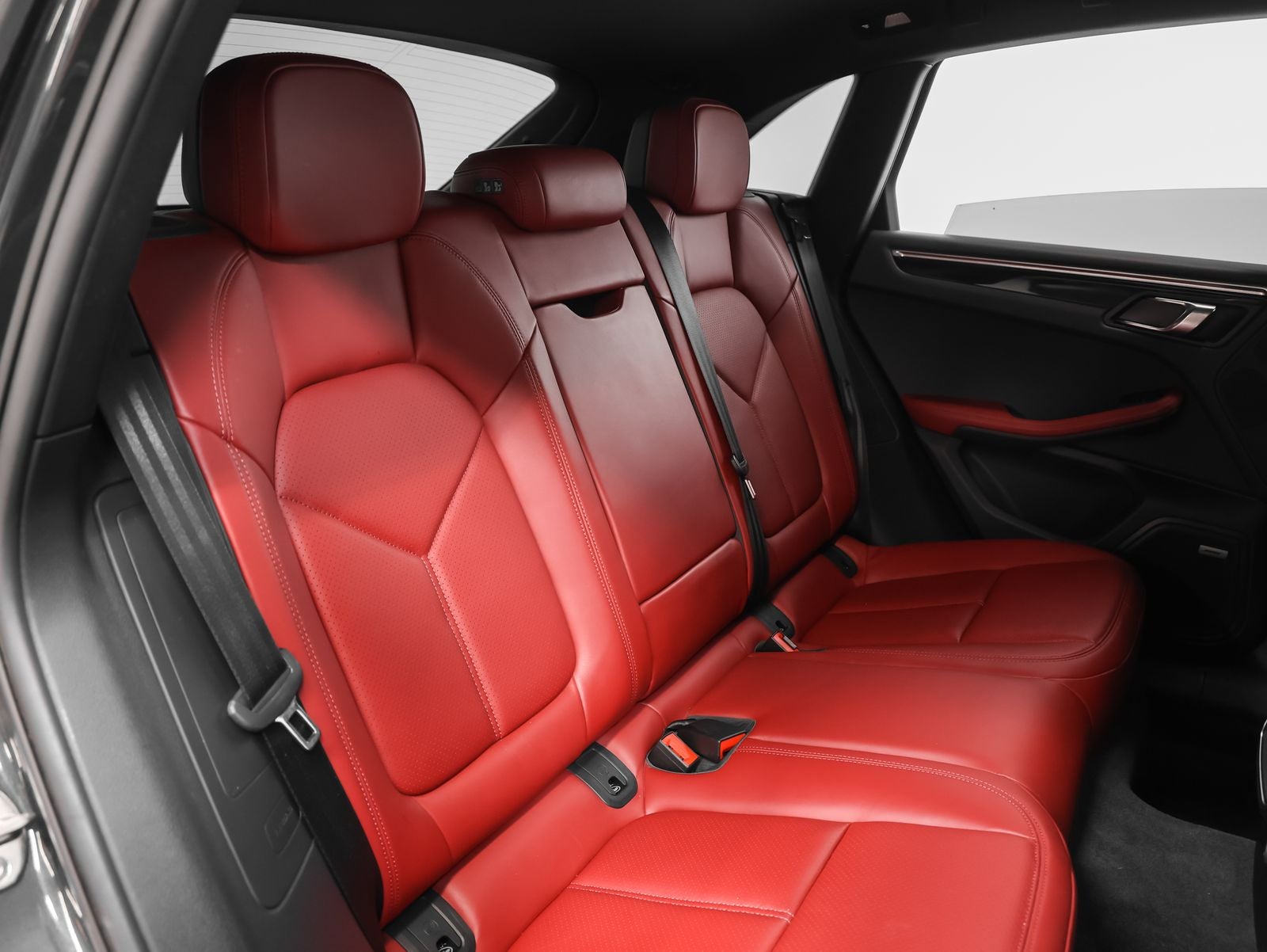2023 Porsche Macan Base