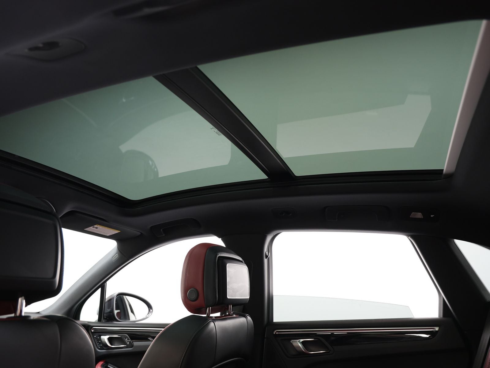 2023 Porsche Macan Base