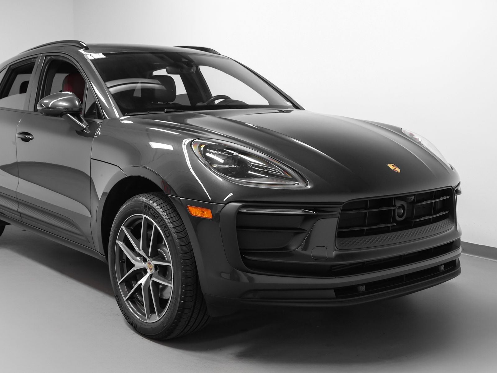 2023 Porsche Macan Base