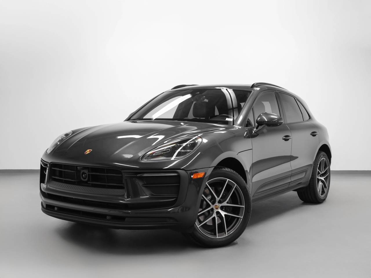 2023 Porsche Macan Base