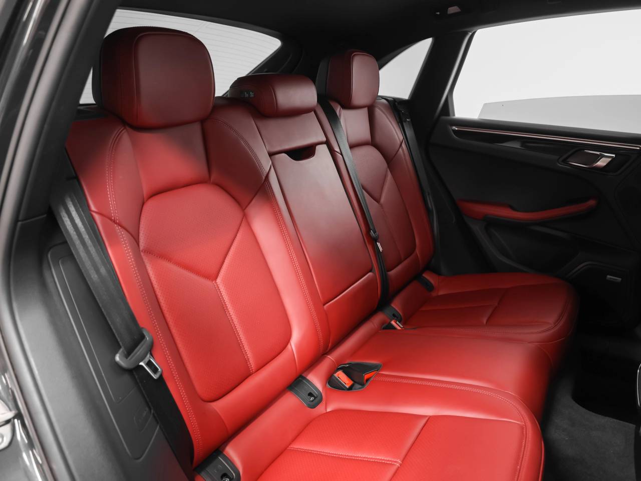 2023 Porsche Macan Base