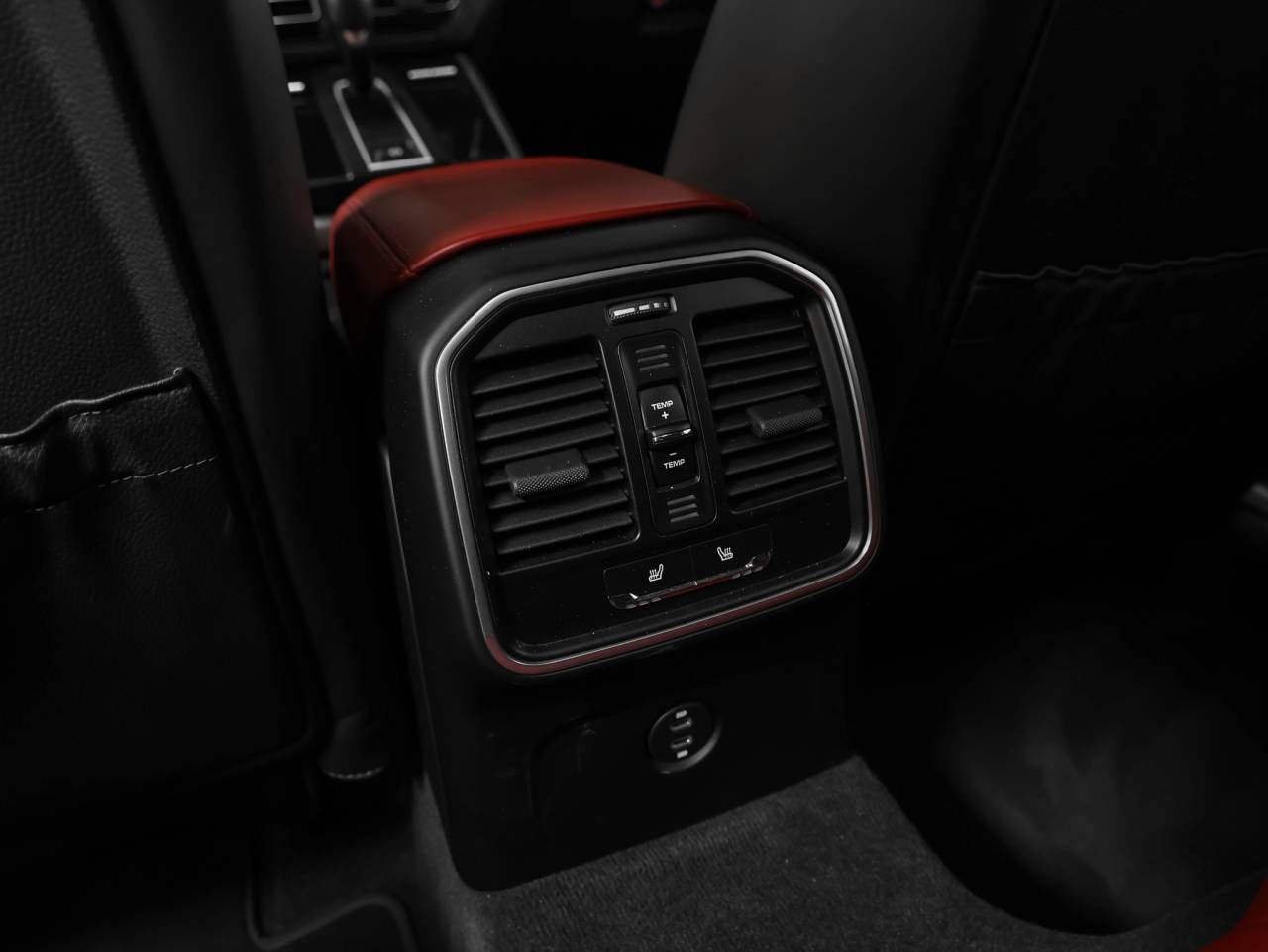 2023 Porsche Macan Base